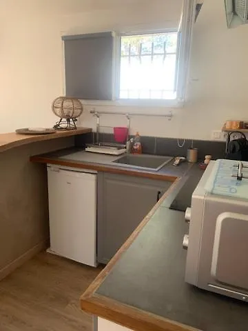 Apartment Studio Avec Exterieur Eyragues